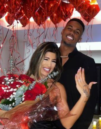 Gabrielle Figueiredo flaunting her ring after she said yes to Gabriel Magalhaes.